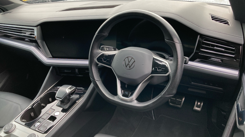 Volkswagen Touareg 3.0 V6 TDI 4Motion Black Edition 5dr Tip Auto Diesel Estate